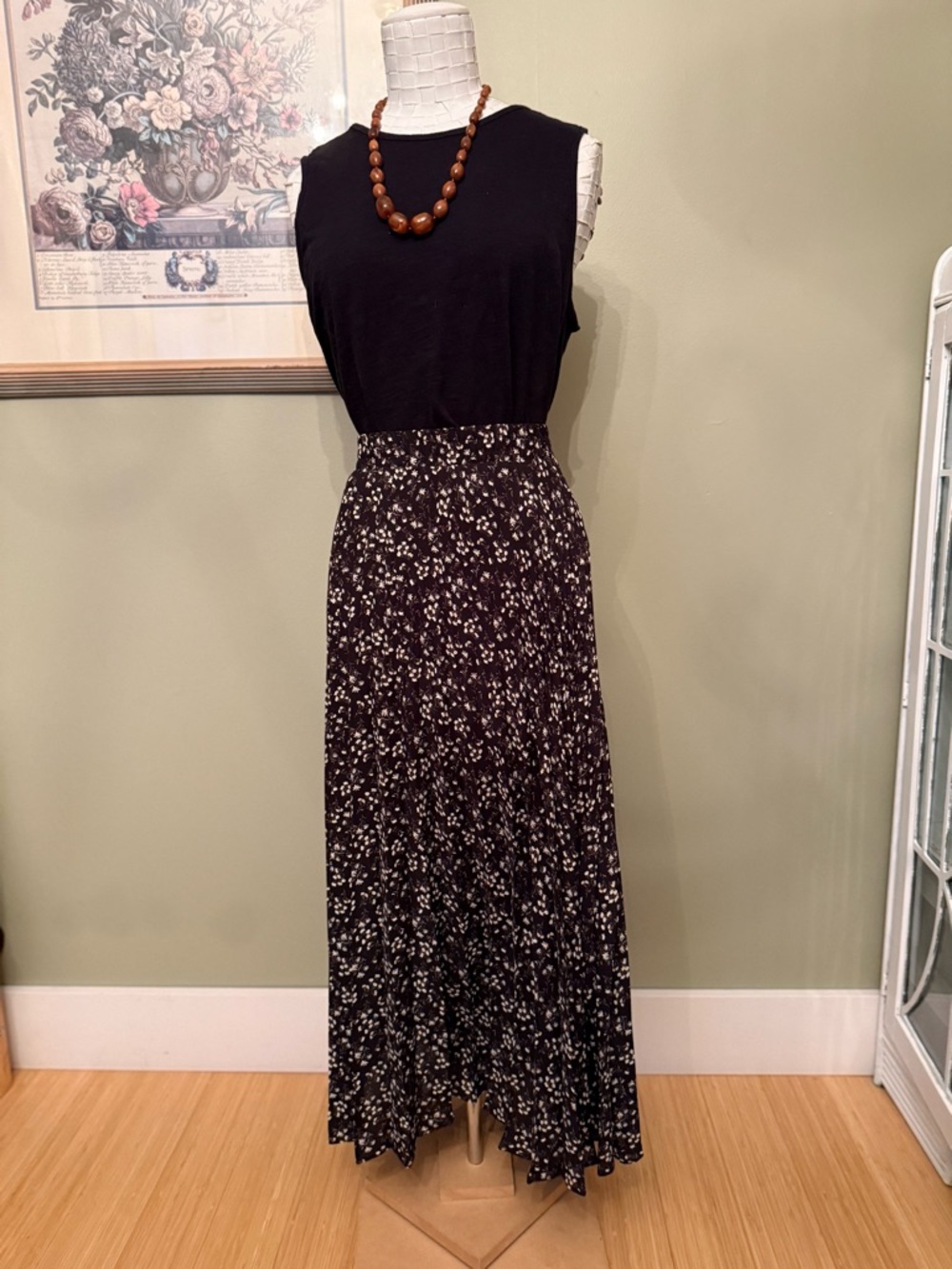 Max Studio Black & White Floral Daisy Midi Skirt - Size L